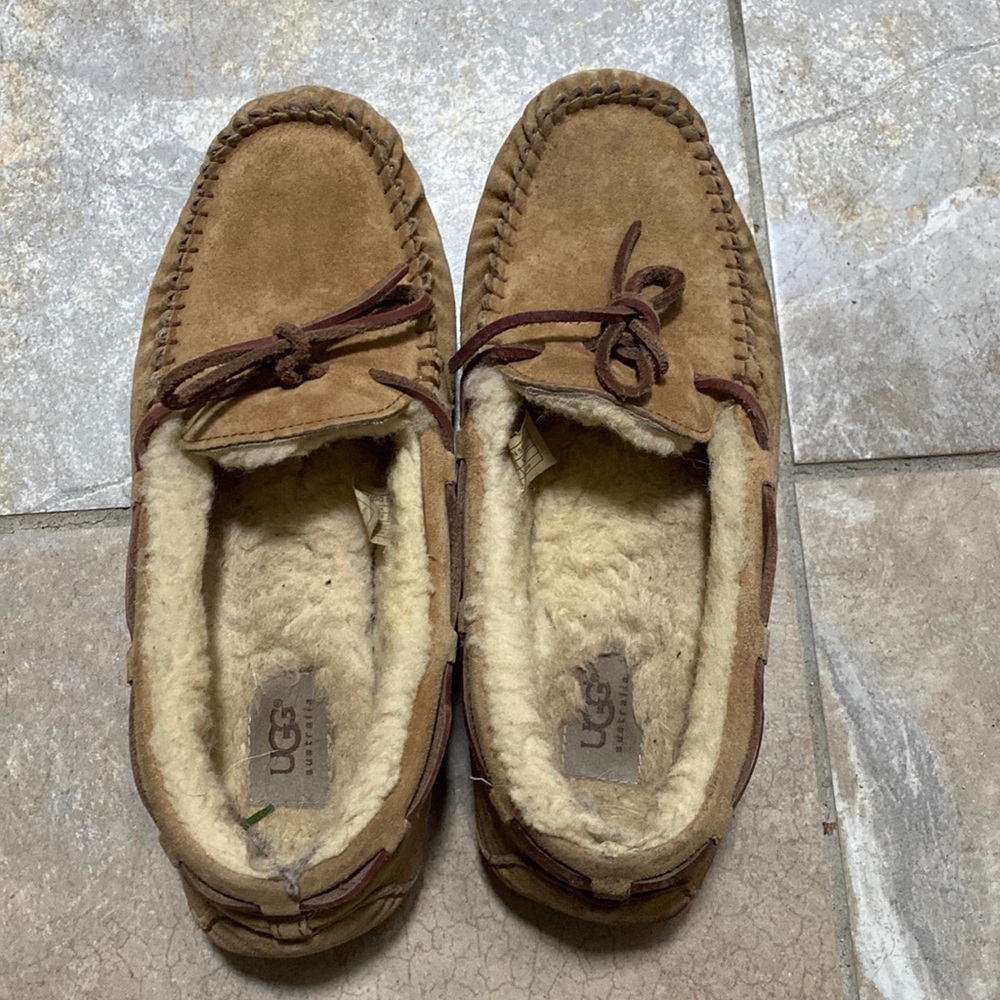 Pre-owned woman’s Ugg moccasins
